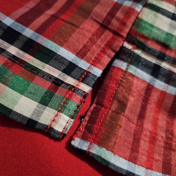 Crown & Ivy Red Plaid Puff Sleeves Split Neck Top Size Medium - Picture 13 of 13